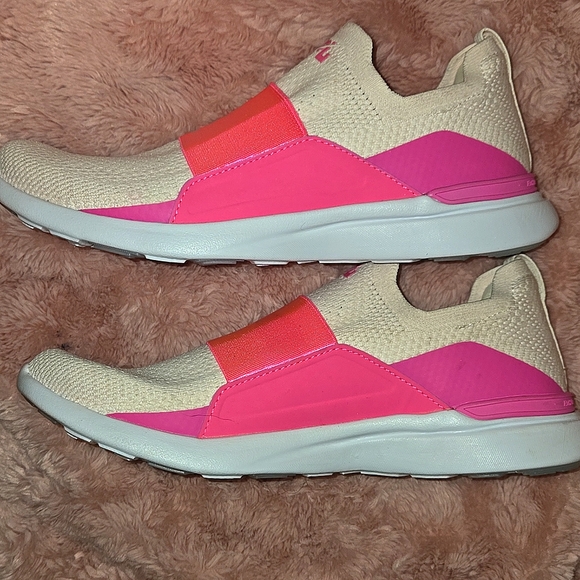 APL Women\'s Cream and Pink Slip-On Sneakers, New, Size 7